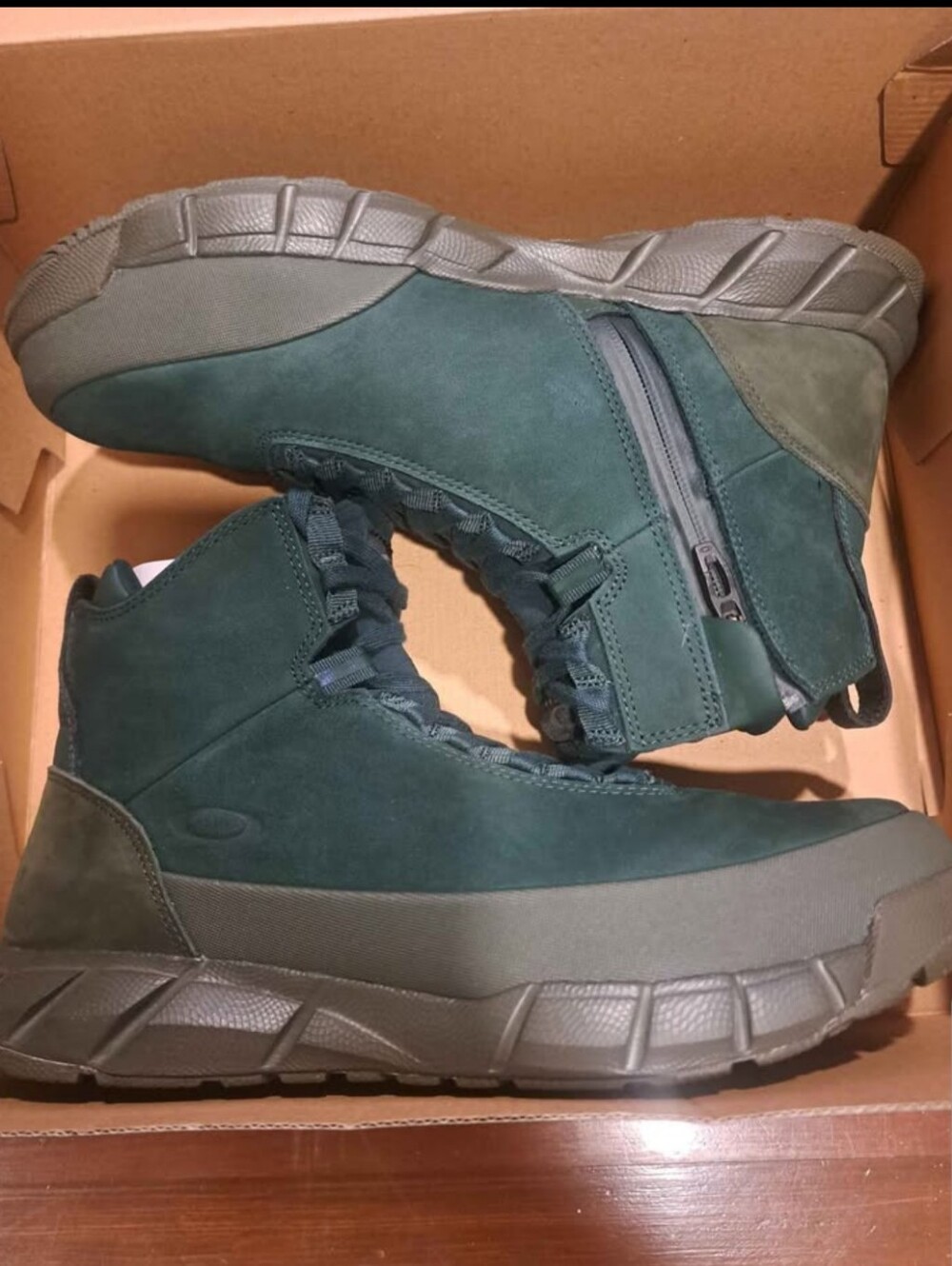 Men's Mid Zip Coyote Oakley Boots (FOF1000348 9M6) Hunter Green Size 8.5 NIB